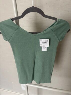 NWT American Eagle Outfitters Ribbed V-Neck Short Sleeve Top - Sage